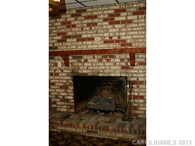 613 E Lee Avenue Bessemer City North Carolina 28016