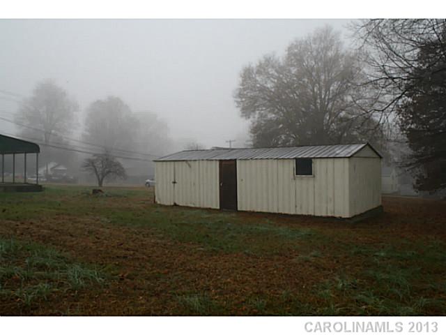 613 E Lee Avenue Bessemer City North Carolina 28016