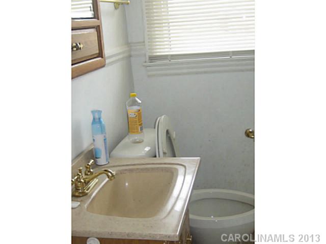 1737  Cannon Avenue Charlotte North Carolina 28269
