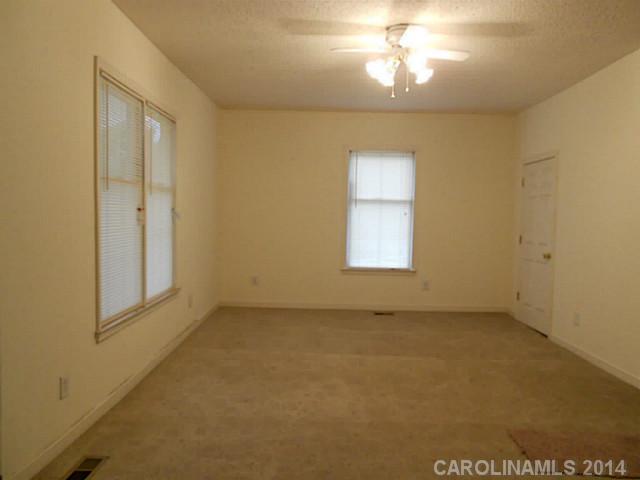 112 N Gray Street Gastonia North Carolina 28052
