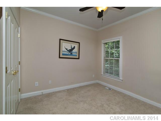 806  Ashley Court Lowell North Carolina 28098