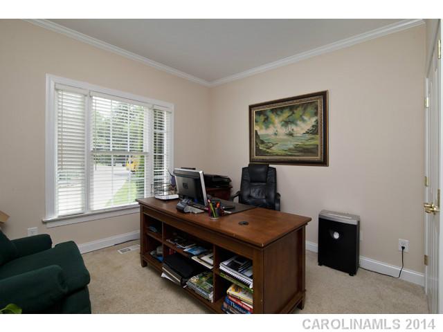 806  Ashley Court Lowell North Carolina 28098