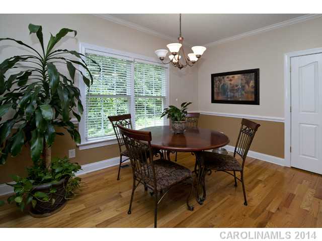 806  Ashley Court Lowell North Carolina 28098