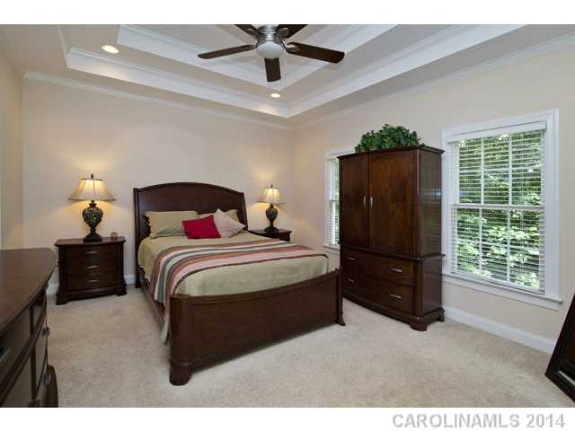 806  Ashley Court Lowell North Carolina 28098