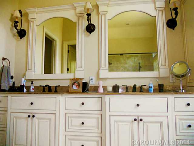 913  Arborfield Drive Matthews North Carolina 28105