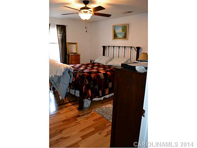 220  Plonk Road Dallas North Carolina 28034