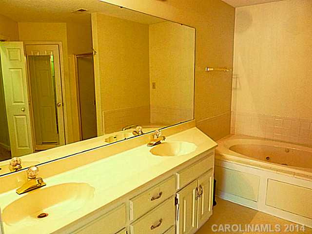 1611  Plantation Trail Gastonia North Carolina 28056