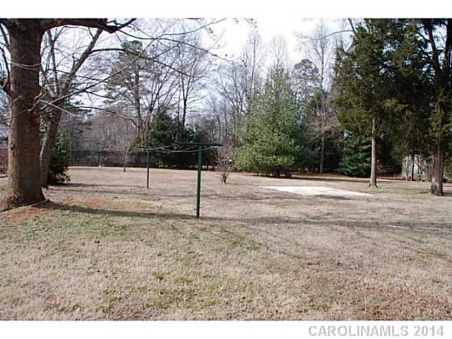 1319  Thompson Avenue Charlotte North Carolina 28216