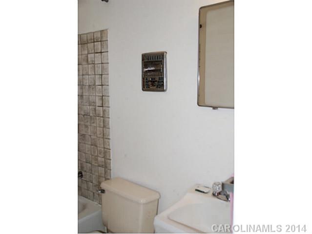 1319  Thompson Avenue Charlotte North Carolina 28216