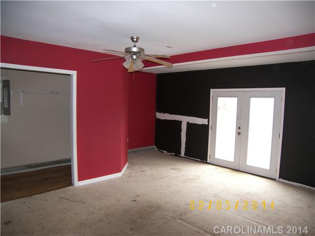 5322  Kiev Drive Charlotte North Carolina 28216