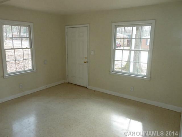 2708  Remington Street Charlotte North Carolina 28216