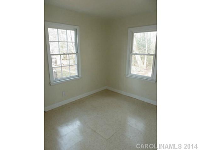 2708  Remington Street Charlotte North Carolina 28216