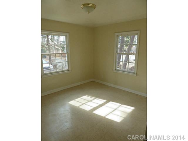 2708  Remington Street Charlotte North Carolina 28216