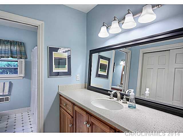 1100  Tuxedo Court Charlotte North Carolina 28211