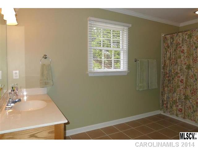 1955 NW 5th Lane Hickory North Carolina 28601