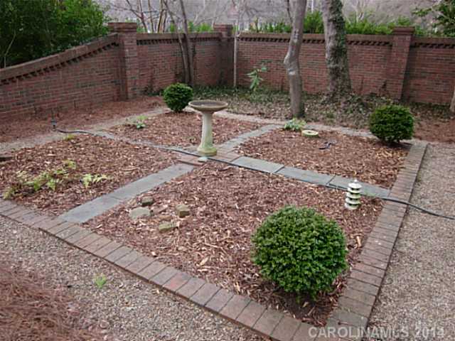 2626  Lori Lane Charlotte North Carolina 28226