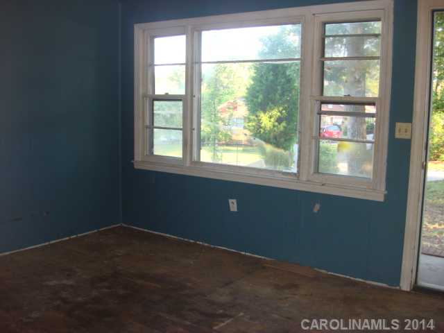 2208  Simmons Street Gastonia North Carolina 28052