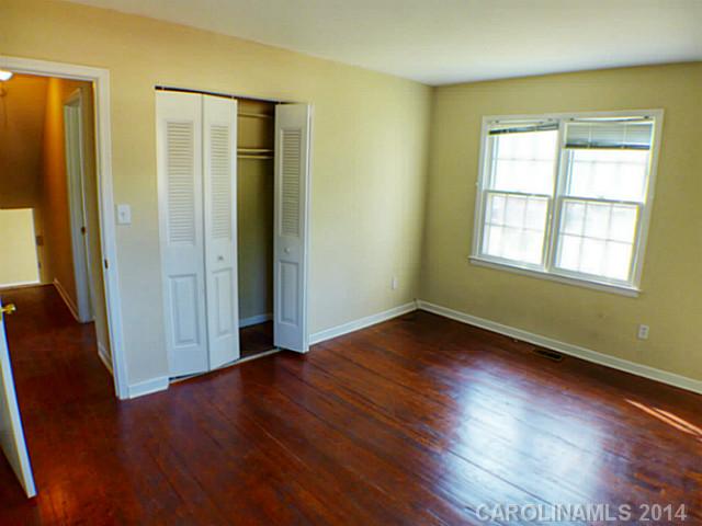 5353  Mock Robin Lane Charlotte North Carolina 28212