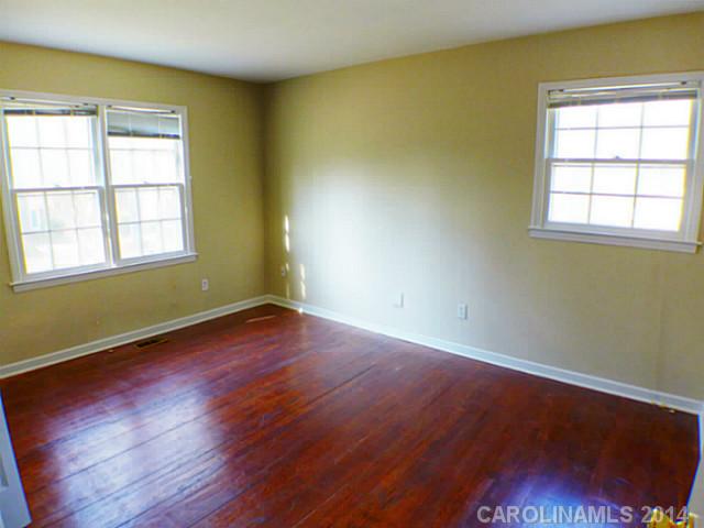 5353  Mock Robin Lane Charlotte North Carolina 28212