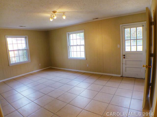 5353  Mock Robin Lane Charlotte North Carolina 28212