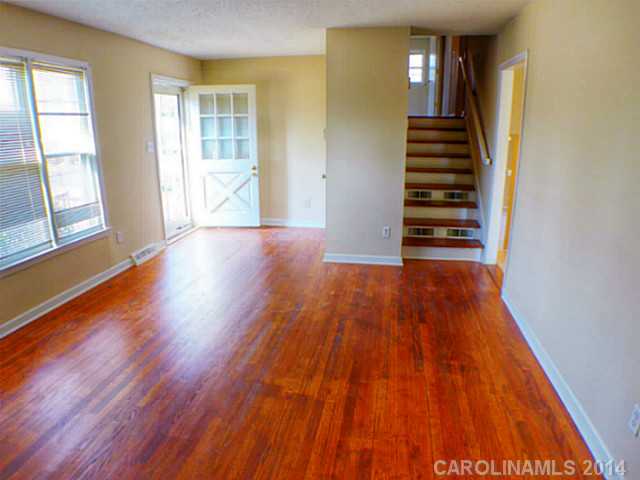 5353  Mock Robin Lane Charlotte North Carolina 28212