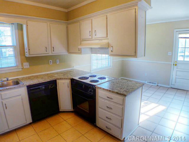 5353  Mock Robin Lane Charlotte North Carolina 28212