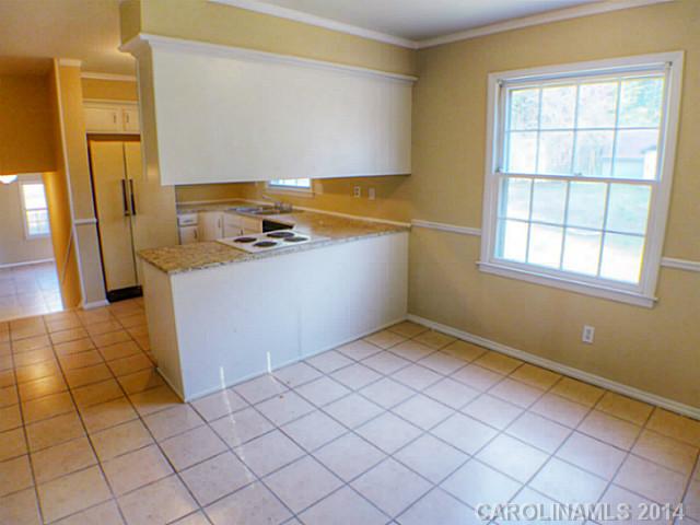 5353  Mock Robin Lane Charlotte North Carolina 28212