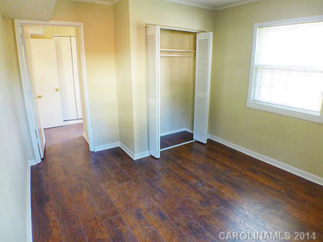 5353  Mock Robin Lane Charlotte North Carolina 28212