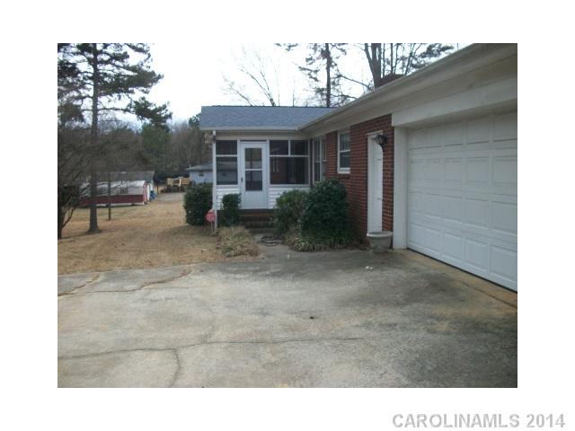 8223  Idlewild Road Charlotte North Carolina 28227