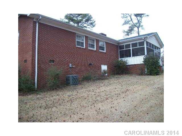 8223  Idlewild Road Charlotte North Carolina 28227