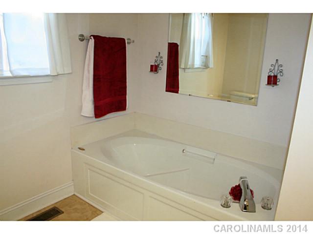 129  Falling Leaf Lane Statesville North Carolina 28677