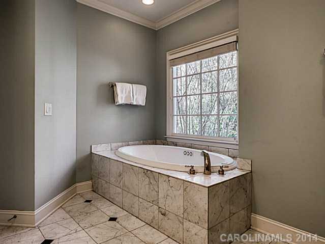 2516  Selwyn Avenue Charlotte North Carolina 28209