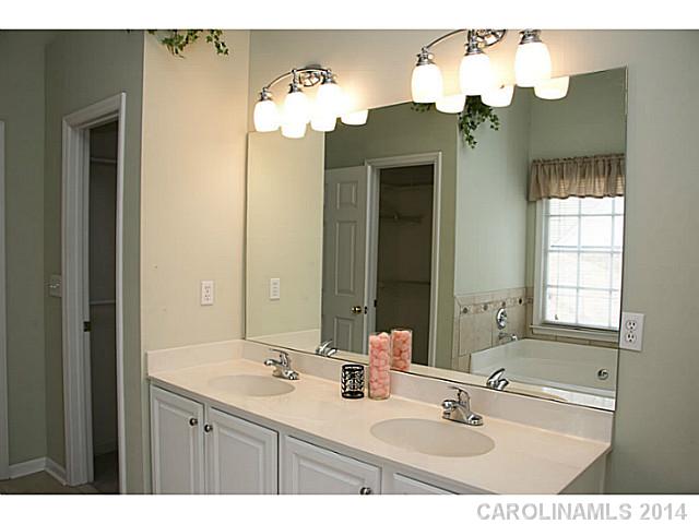 9646  Whitewood Trail Charlotte North Carolina 28269
