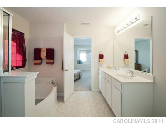 6611  Latherton Lane Charlotte North Carolina 28278