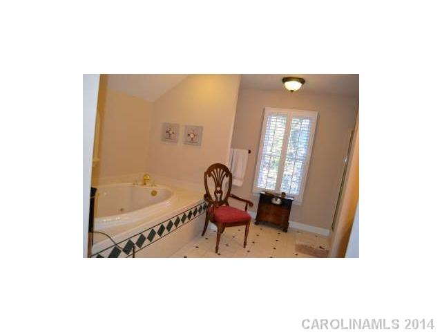 4055 NE Pinecrest Drive Hickory North Carolina 28601