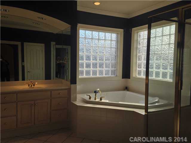 4321 NW 4th St Circle Hickory North Carolina 28601